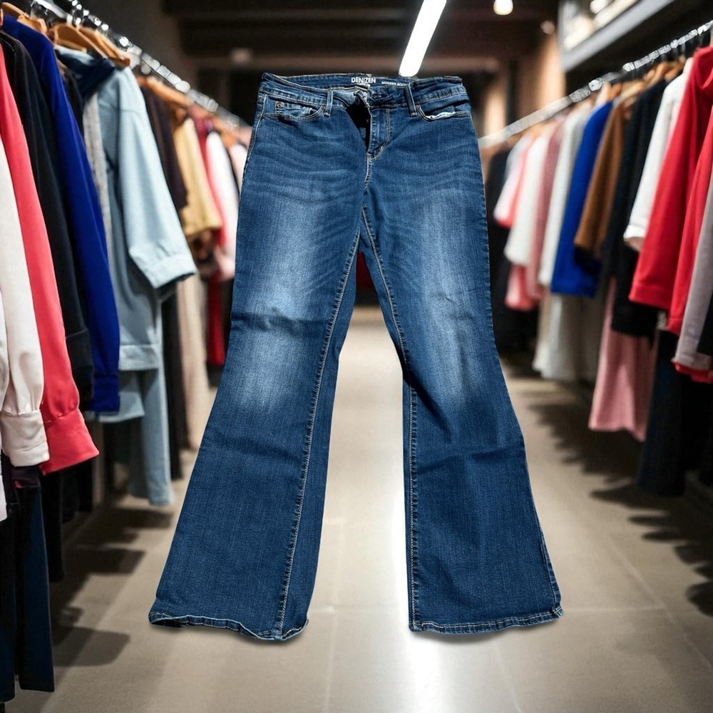 Denizen From Levi’s Classic Blue Denim Women's Modern Boot Cut Jeans 8M 29x32